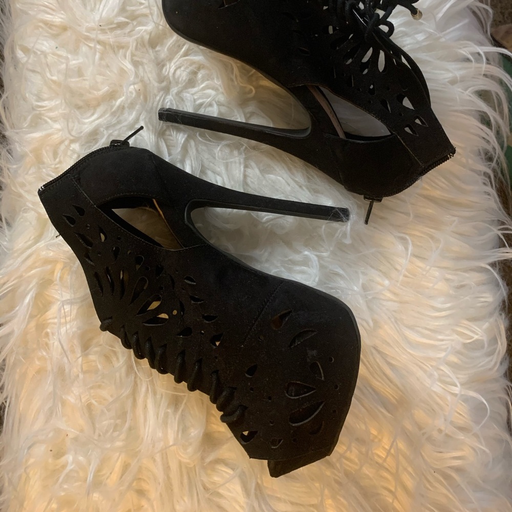 Black high heals